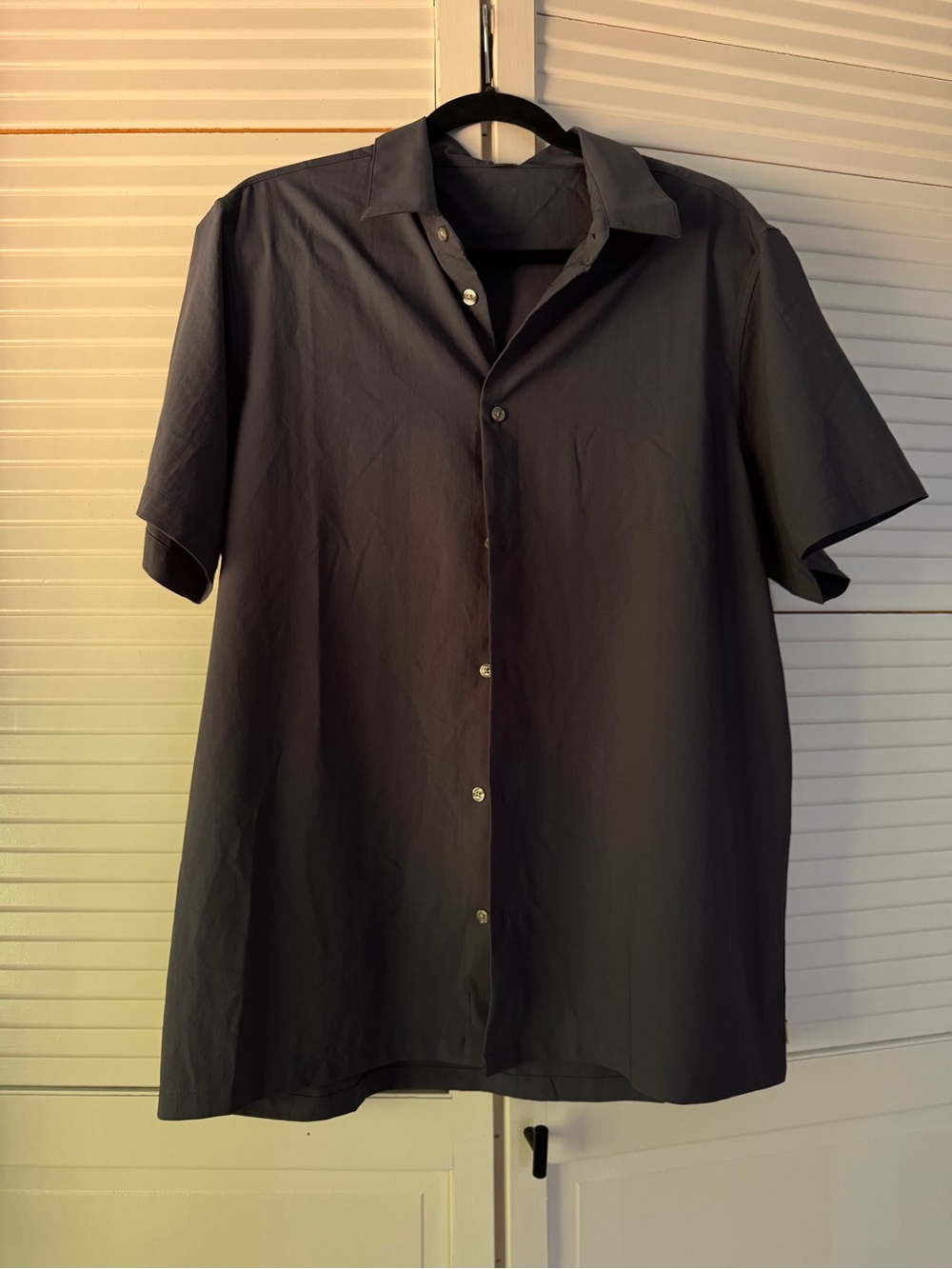 Viori Men's Short-Sleeve Button-Up Shirt - Charcoal